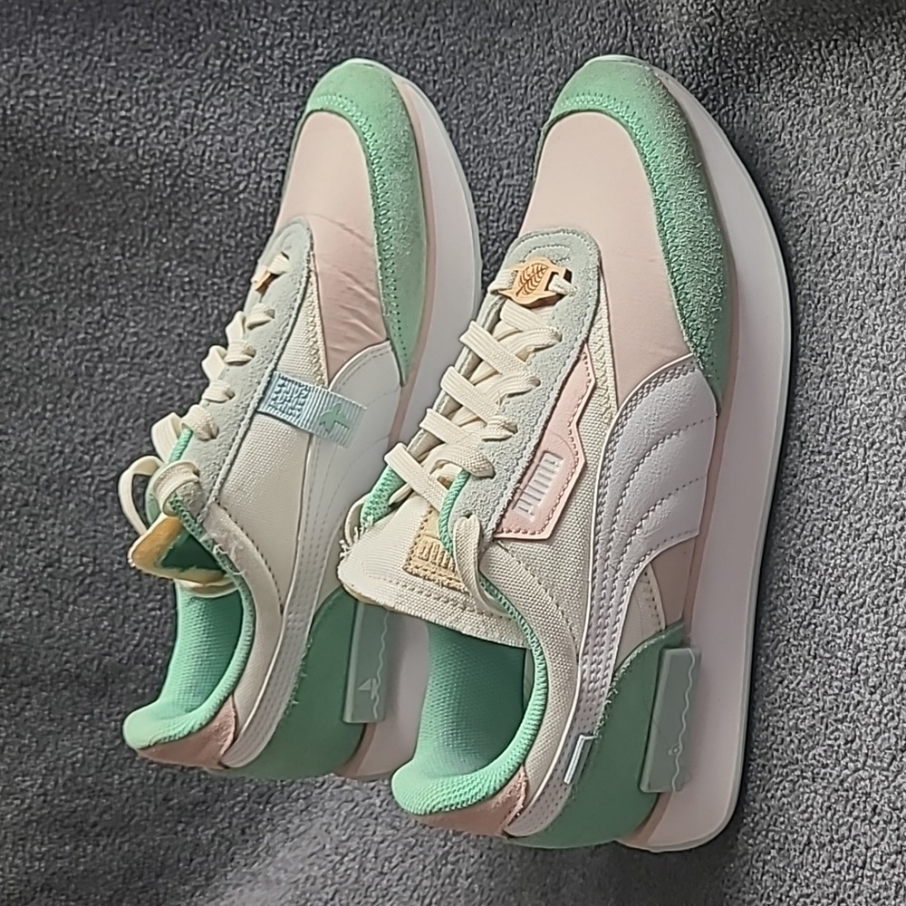 Puma x Animal Crossing New Horizons Sneaker EU 38.5 / US Youth 6.5/US Women 7.5